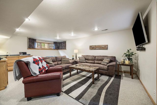 1051 N Wuthering Hills Drive, Janesville, WI 53546