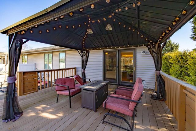 1051 N Wuthering Hills Drive, Janesville, WI 53546