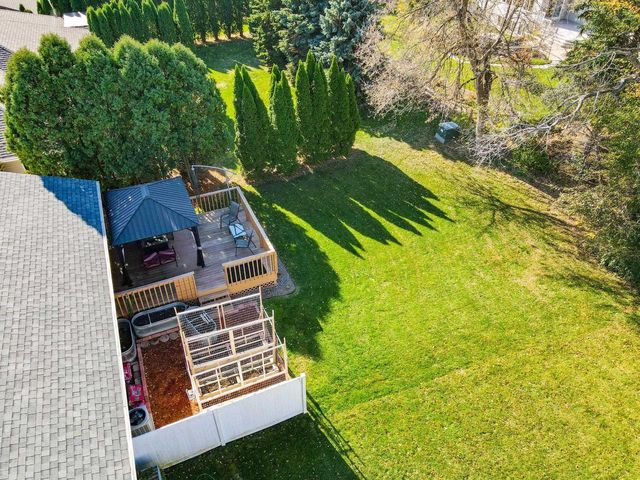 1051 N Wuthering Hills Drive, Janesville, WI 53546