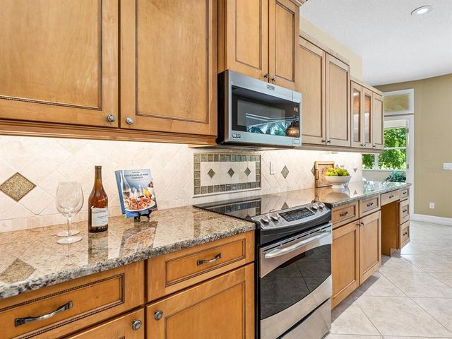 678 CRANE PRAIRIE WAY, Osprey, FL 34229