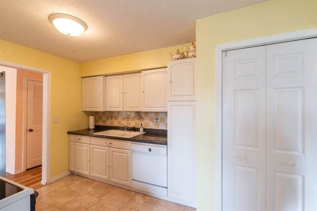 2019 Gilboa Avenue, Zion, IL 60099