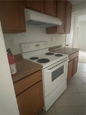 867 Spence CIR, Virginia Beach, VA 23462