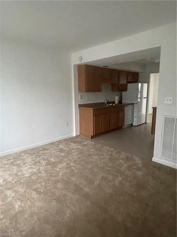 867 Spence CIR, Virginia Beach, VA 23462