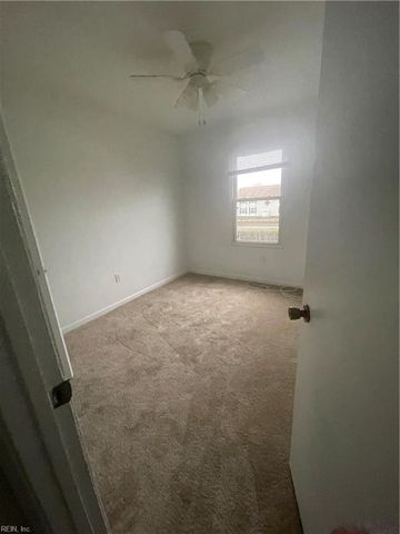 867 Spence CIR, Virginia Beach, VA 23462