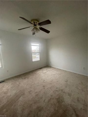 867 Spence CIR, Virginia Beach, VA 23462