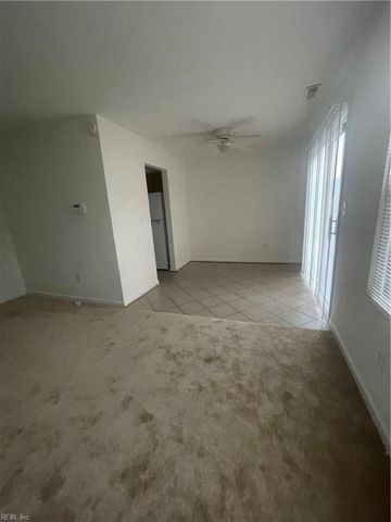 867 Spence CIR, Virginia Beach, VA 23462