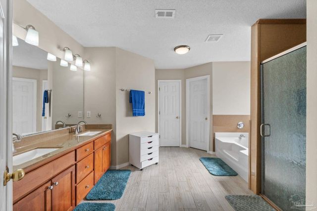 7036 Rampart Way, Pensacola, FL 32505