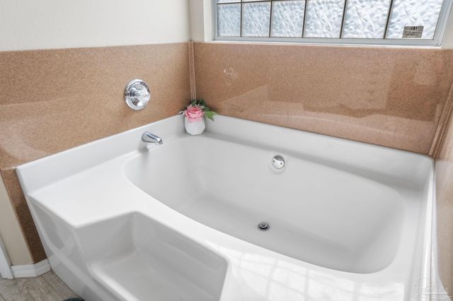 7036 Rampart Way, Pensacola, FL 32505