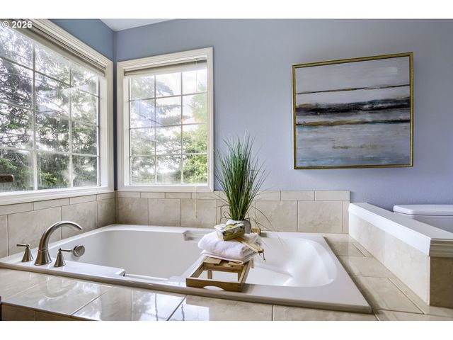 13876 PROVINCIAL HILL Dr, Lake Oswego, OR 97035