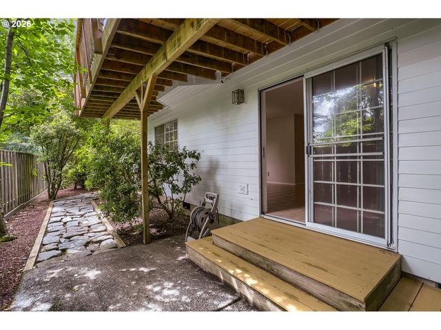 13876 PROVINCIAL HILL Dr, Lake Oswego, OR 97035