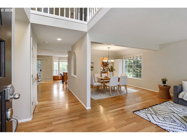 13876 PROVINCIAL HILL Dr, Lake Oswego, OR 97035