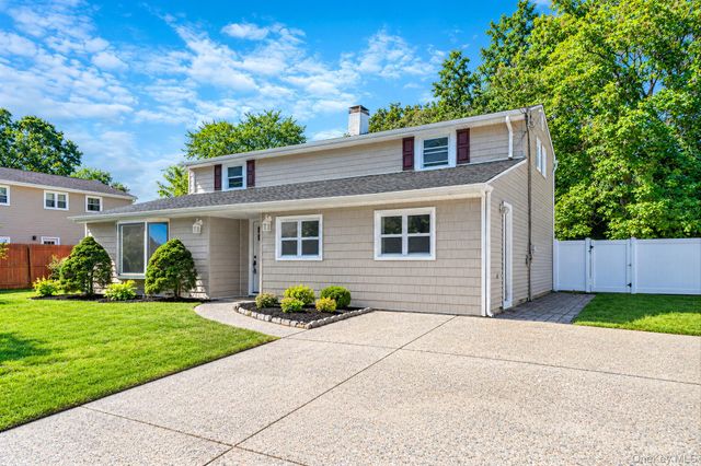 118 Boyle Road, Selden, NY 11784