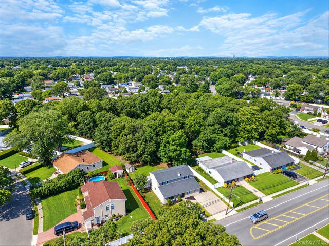 118 Boyle Road, Selden, NY 11784