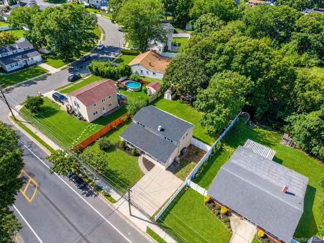 118 Boyle Road, Selden, NY 11784