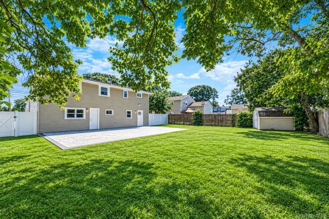 118 Boyle Road, Selden, NY 11784