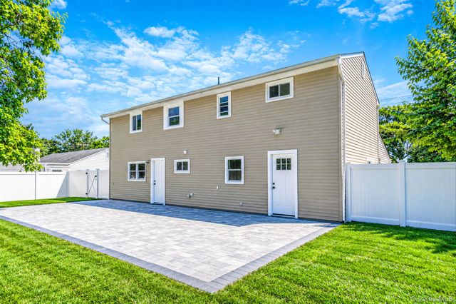 118 Boyle Road, Selden, NY 11784
