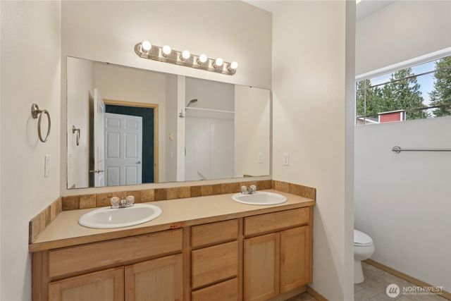 6520 127th Street Ct E, Puyallup, WA 98373