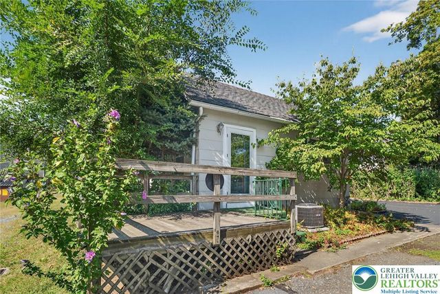 36 East Penn Lane, Whitehall Twp, PA 18052