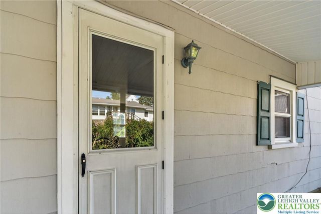 36 East Penn Lane, Whitehall Twp, PA 18052