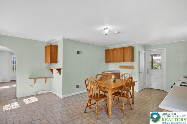 36 East Penn Lane, Whitehall Twp, PA 18052