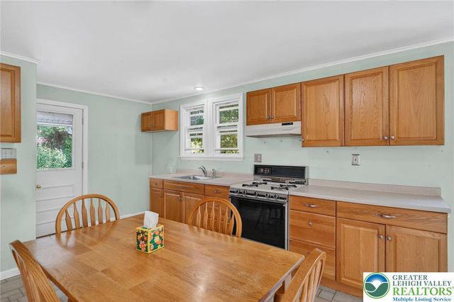 36 East Penn Lane, Whitehall Twp, PA 18052