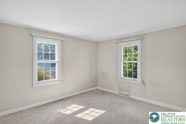 36 East Penn Lane, Whitehall Twp, PA 18052