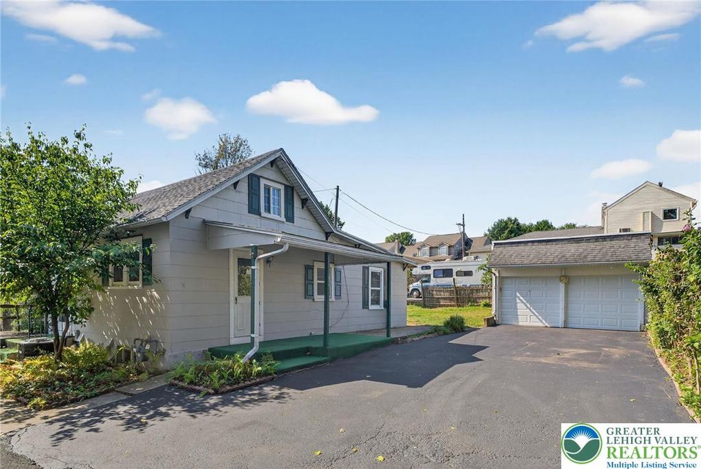 36 East Penn Lane, Whitehall Twp, PA 18052