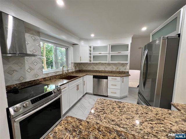 392 Marlboro Road, Englewood, NJ 07631