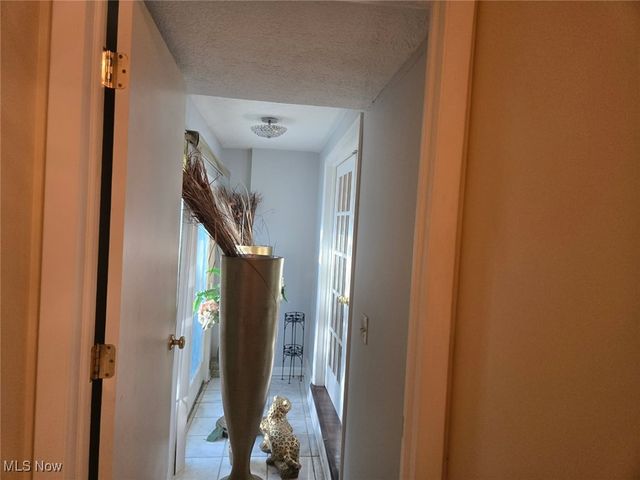 2186 mount vernon Boulevard, East Cleveland, OH 44112