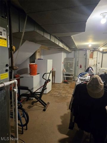 2186 mount vernon Boulevard, East Cleveland, OH 44112