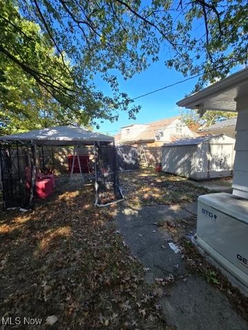 2186 mount vernon Boulevard, East Cleveland, OH 44112