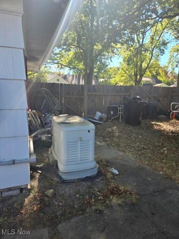 2186 mount vernon Boulevard, East Cleveland, OH 44112