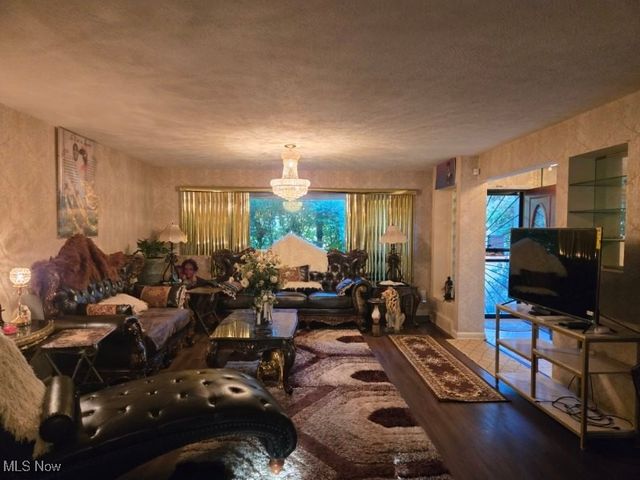 2186 mount vernon Boulevard, East Cleveland, OH 44112