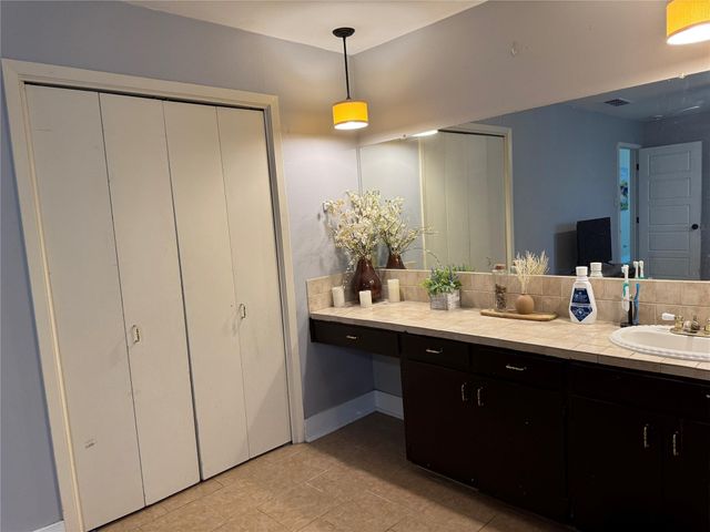 102 Skyloop DR, Austin, TX 78745