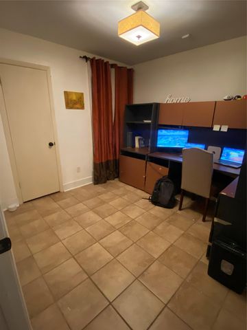 102 Skyloop DR, Austin, TX 78745