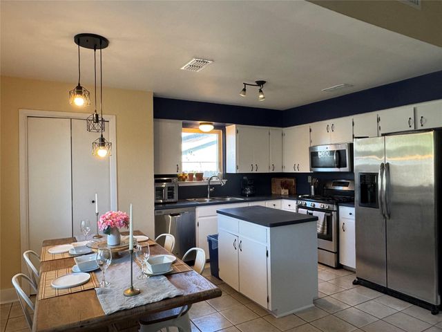 102 Skyloop DR, Austin, TX 78745