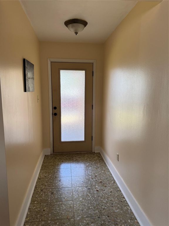 102 Skyloop DR, Austin, TX 78745