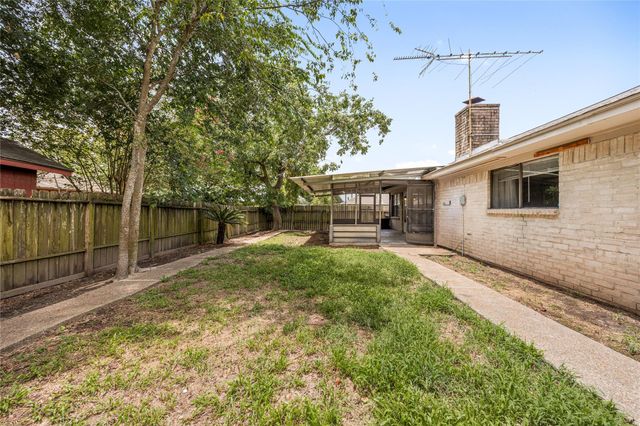 6602 Fallengate Drive, Spring, TX 77373