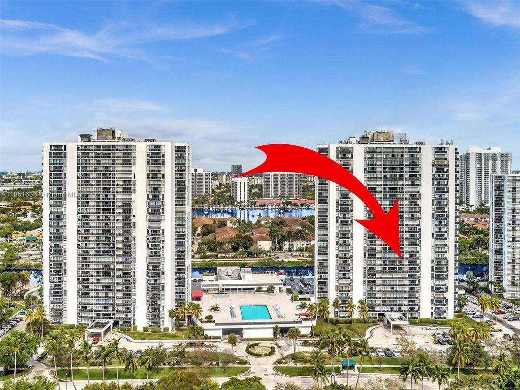 3675 N Country Club Dr 707, Aventura, FL 33180
