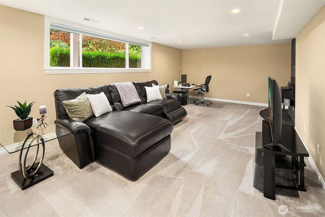 13620 233rd Way SE, Issaquah, WA 98027