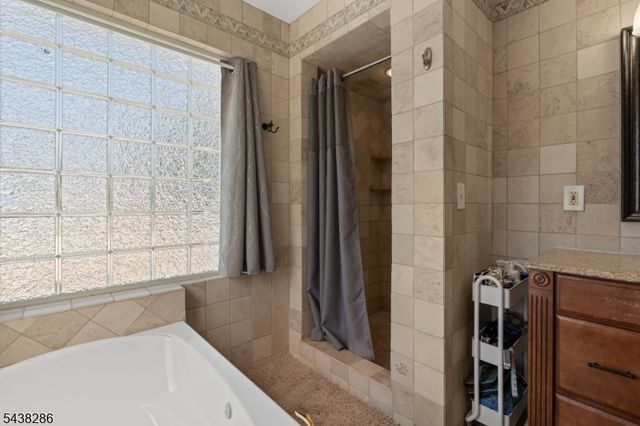 15 Kuiken Ct, Wayne Twp., NJ 07470