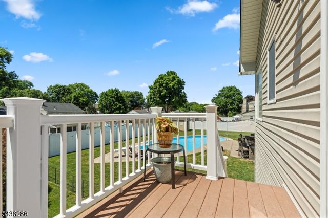 15 Kuiken Ct, Wayne Twp., NJ 07470
