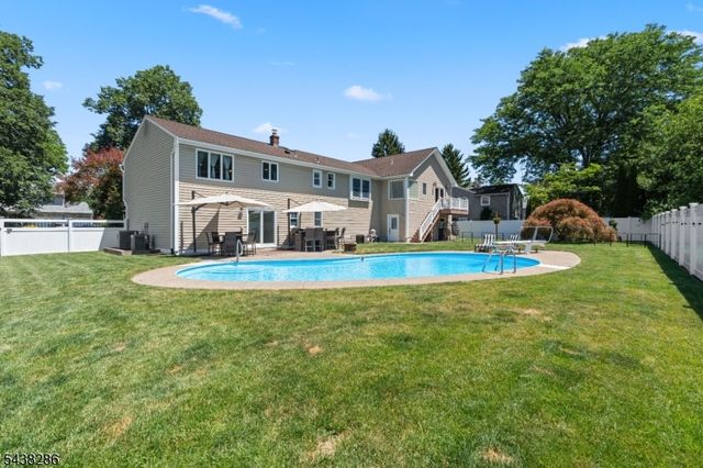 15 Kuiken Ct, Wayne Twp., NJ 07470