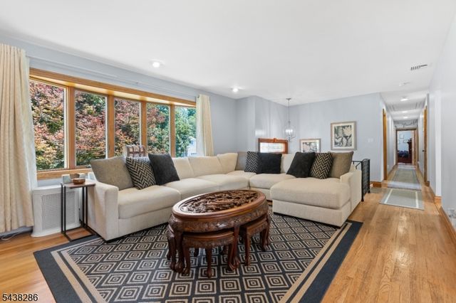 15 Kuiken Ct, Wayne Twp., NJ 07470
