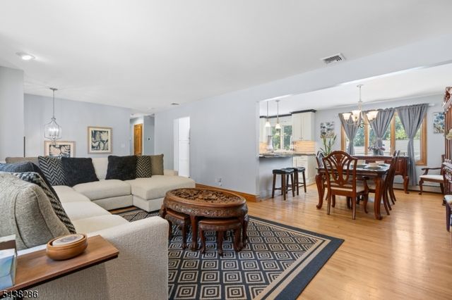 15 Kuiken Ct, Wayne Twp., NJ 07470