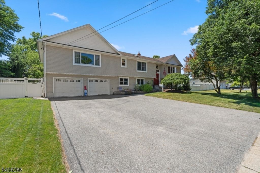 15 Kuiken Ct, Wayne Twp., NJ 07470