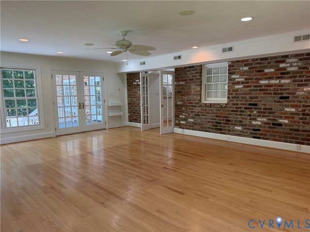 17 Charnwood Rd, Henrico, VA 23229