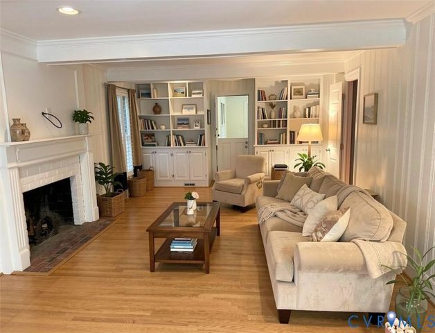 17 Charnwood Rd, Henrico, VA 23229