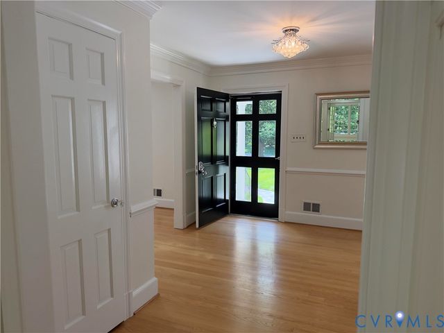 17 Charnwood Rd, Henrico, VA 23229
