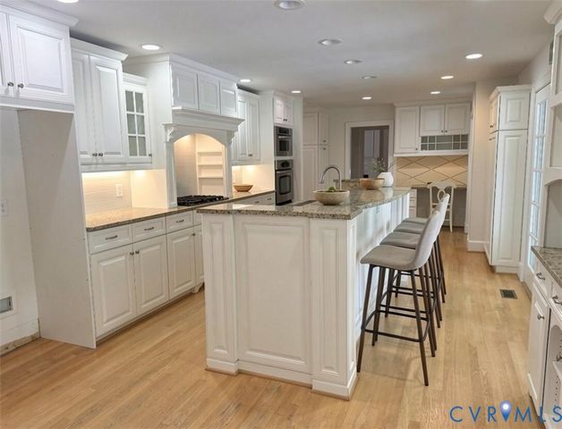 17 Charnwood Rd, Henrico, VA 23229